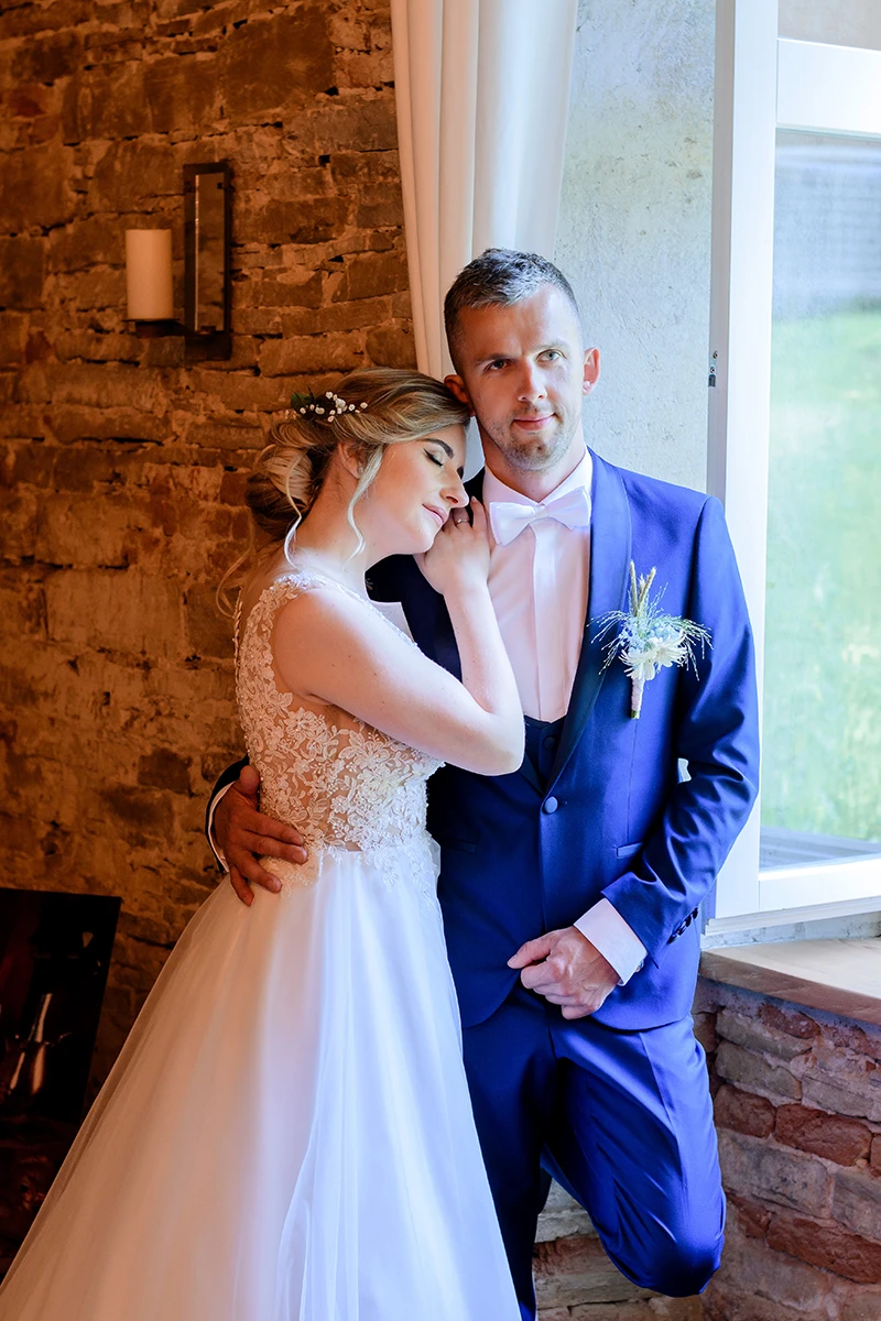 romantické svadobné fotenie v historickom interiéri Kaštieľa Péchy Hermanovce