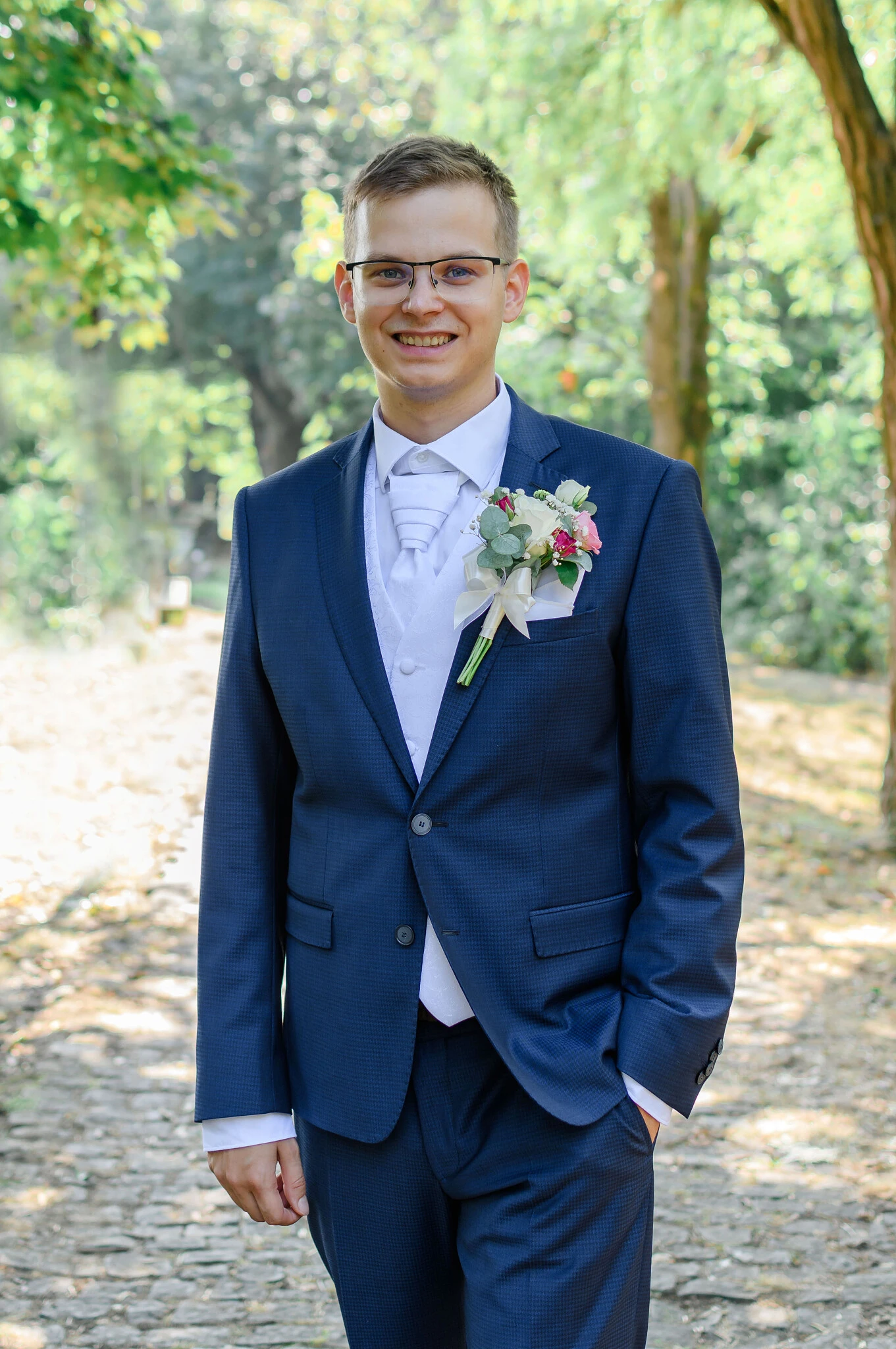 ženích portrét svadobný oblek detail Prešov