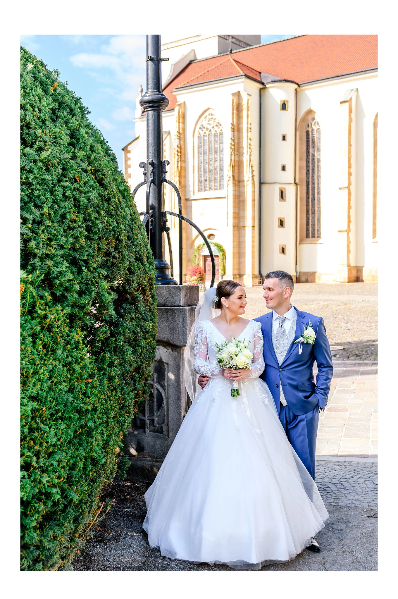 pár svadobné portréty Prešov mestské prostredie